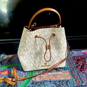 Michael Kors, Crossbody, Suri bag